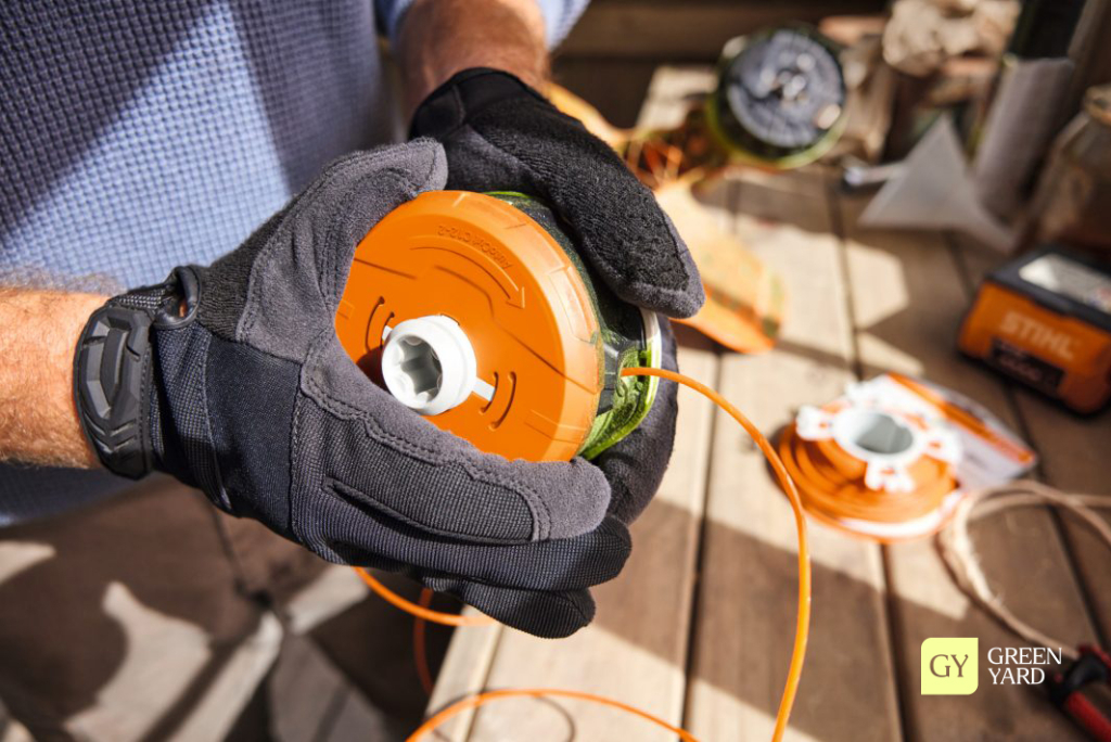 акумуляторна повітродувка STIHL для прибирання листя