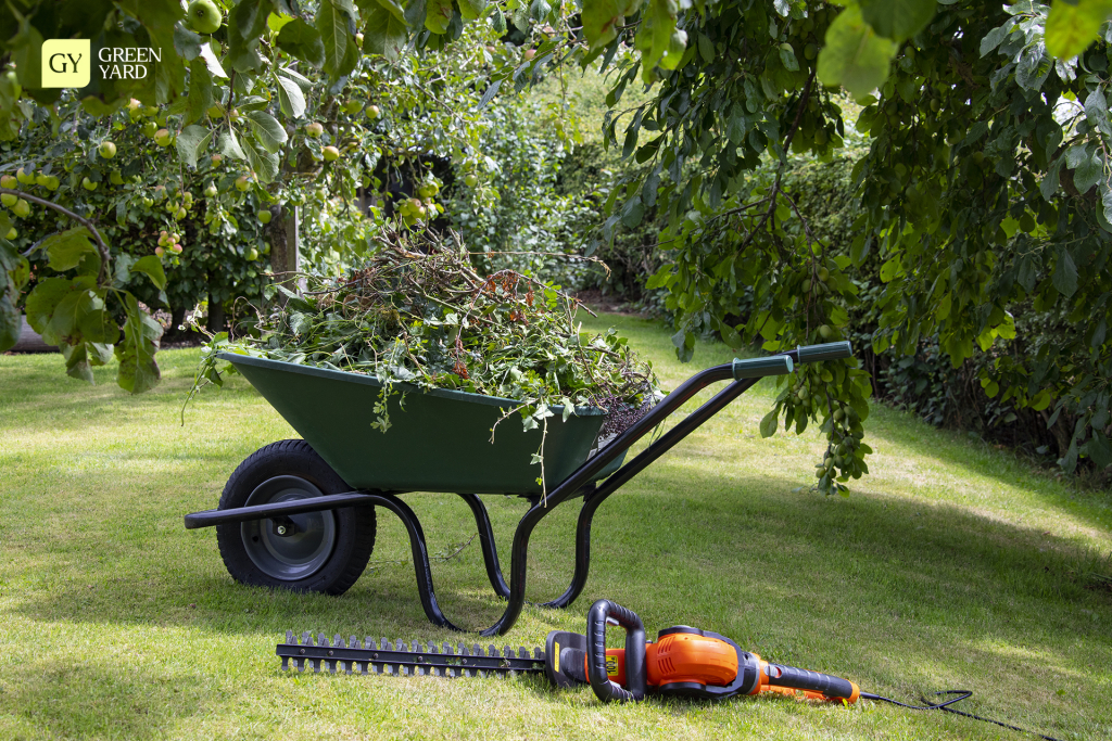 техніка STIHL для невеликого саду влітку