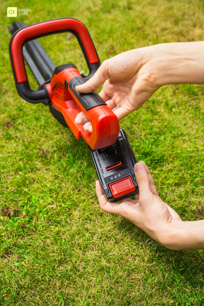 Як доглядати за акумуляторами STIHL у спеку